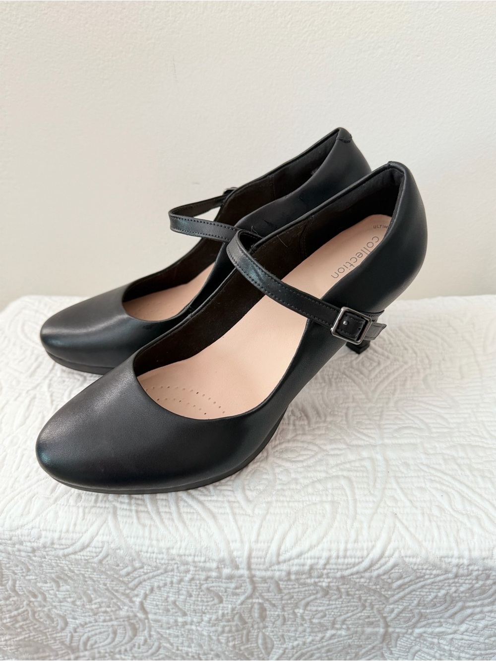 Clarks Collection Black Mary Jane Pumps Ultimate Comfort Heels Womens 10 - Picture 3 of 8